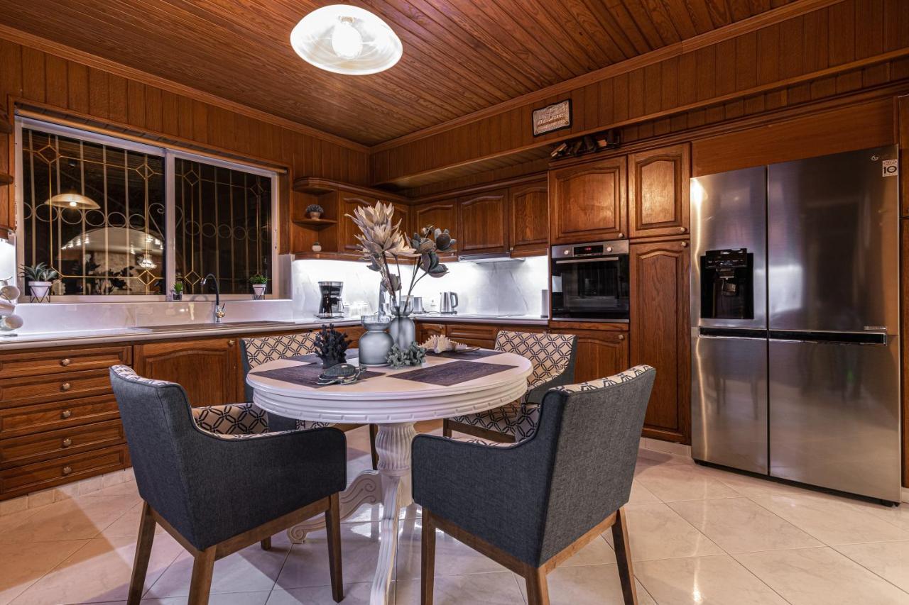 Galadriel Villa With Private Pool & Jacuzzi Kato Yerakarion 외부 사진