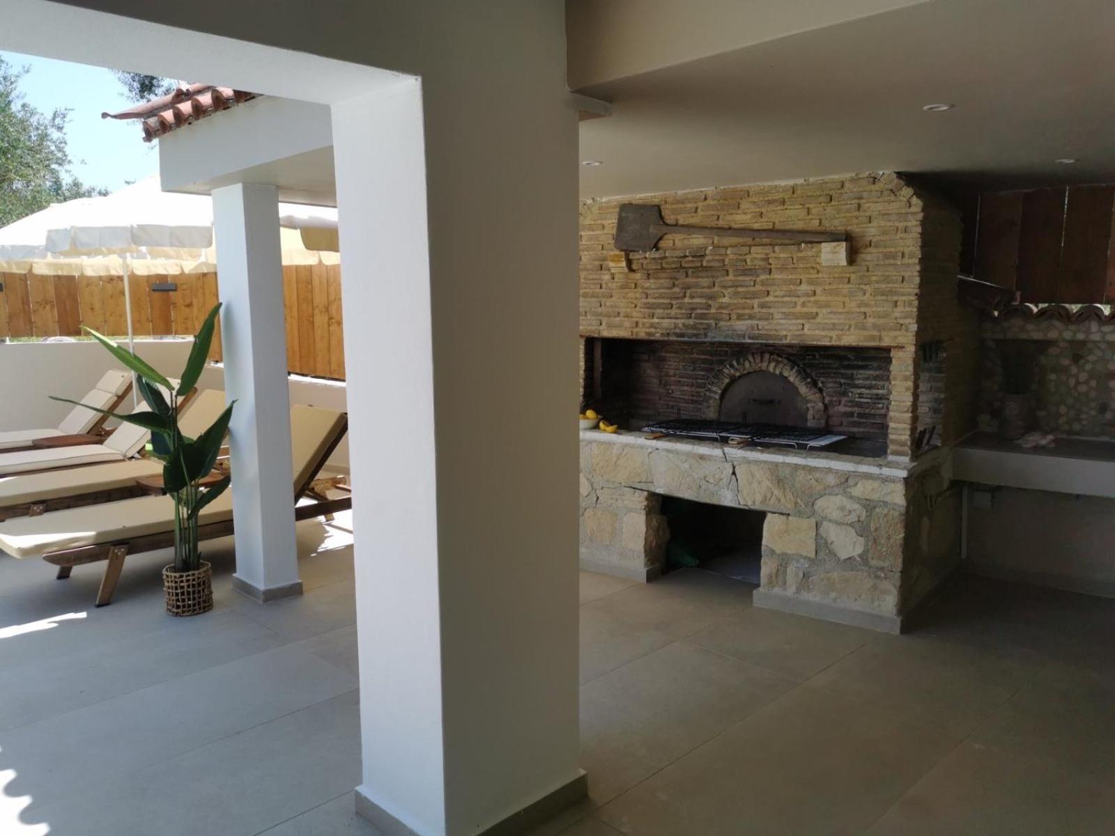 Galadriel Villa With Private Pool & Jacuzzi Kato Yerakarion 외부 사진